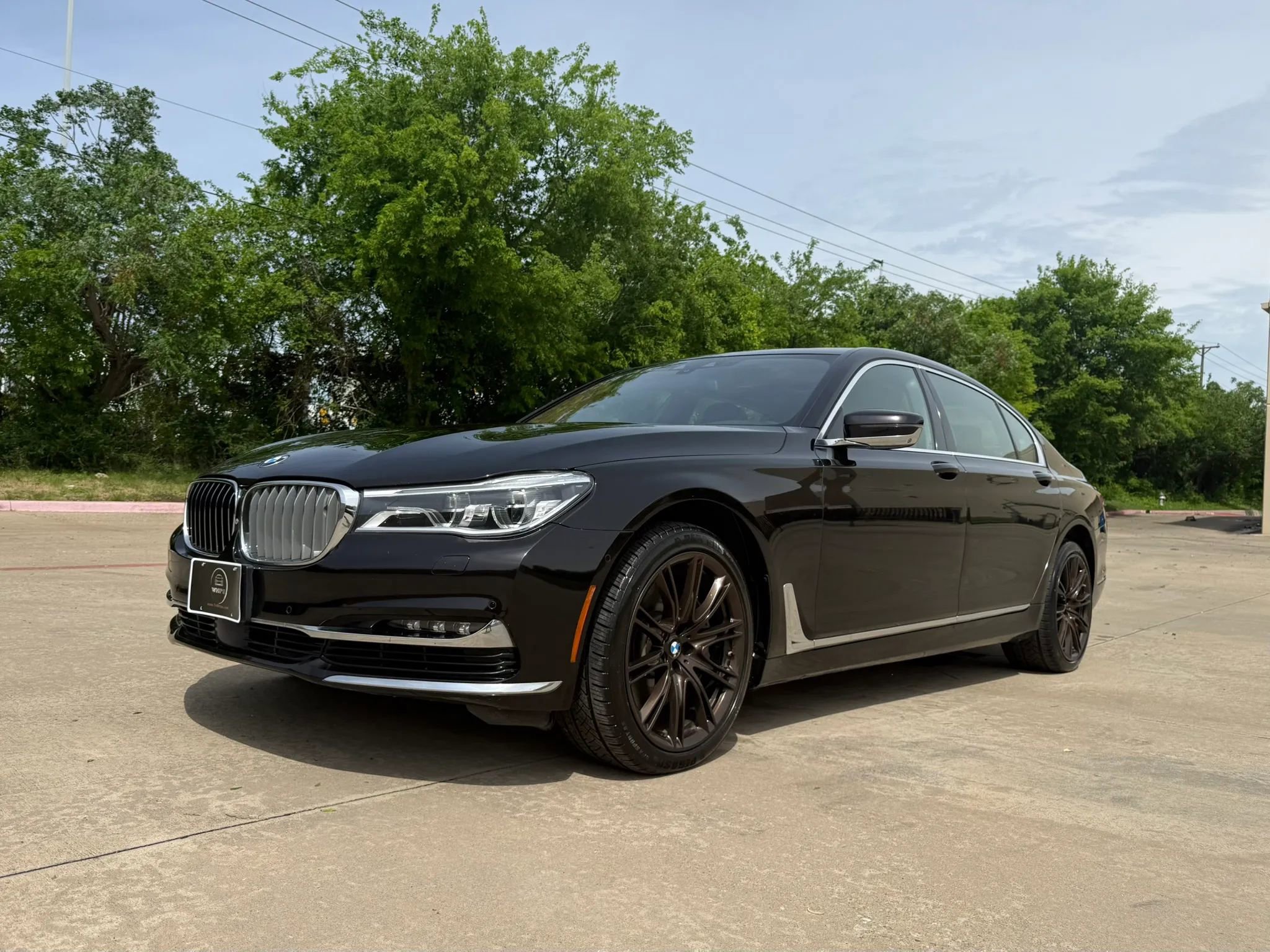 Used 2016 BMW 750i xDrive AWD/4WD image 2