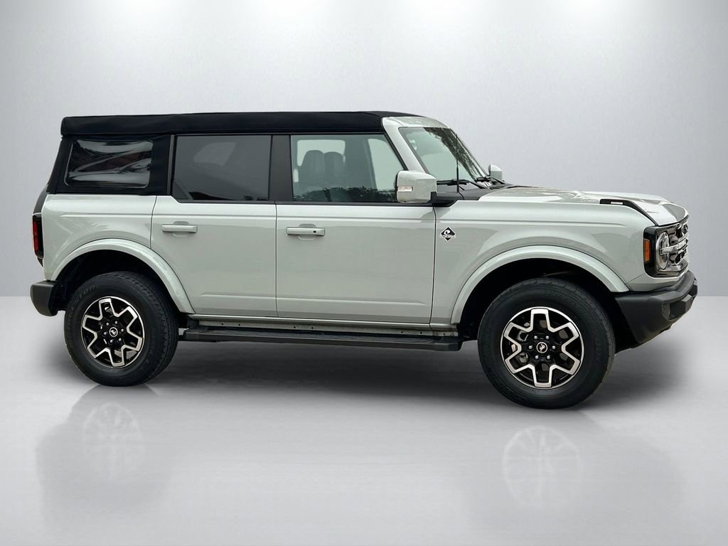 Used 2023 Ford Bronco Outer Banks image 4