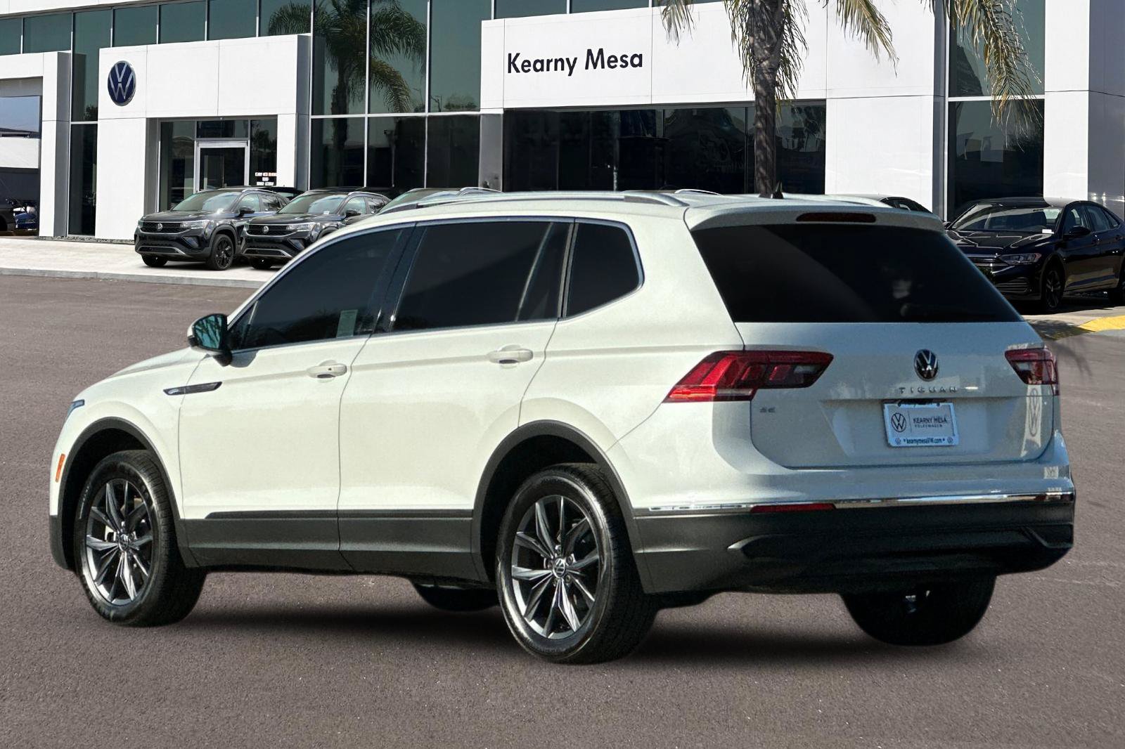 Used 2023 Volkswagen Tiguan SE FWD image 6