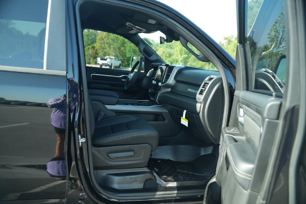 New 2026 RAM 1500 Big Horn AWD/4WD image 16