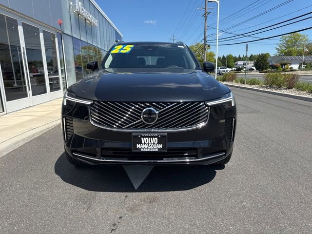 Certified 2025 Volvo XC90 B5 Plus AWD/4WD image 7