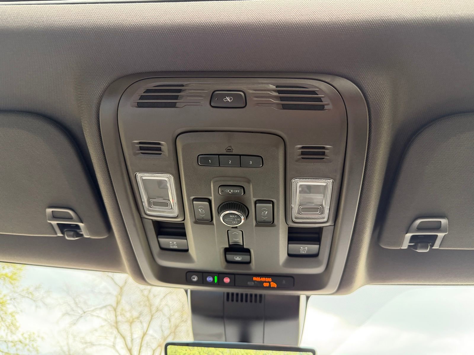 Used 2024 GMC Yukon XL Denali w/ Denali Reserve Package image 28