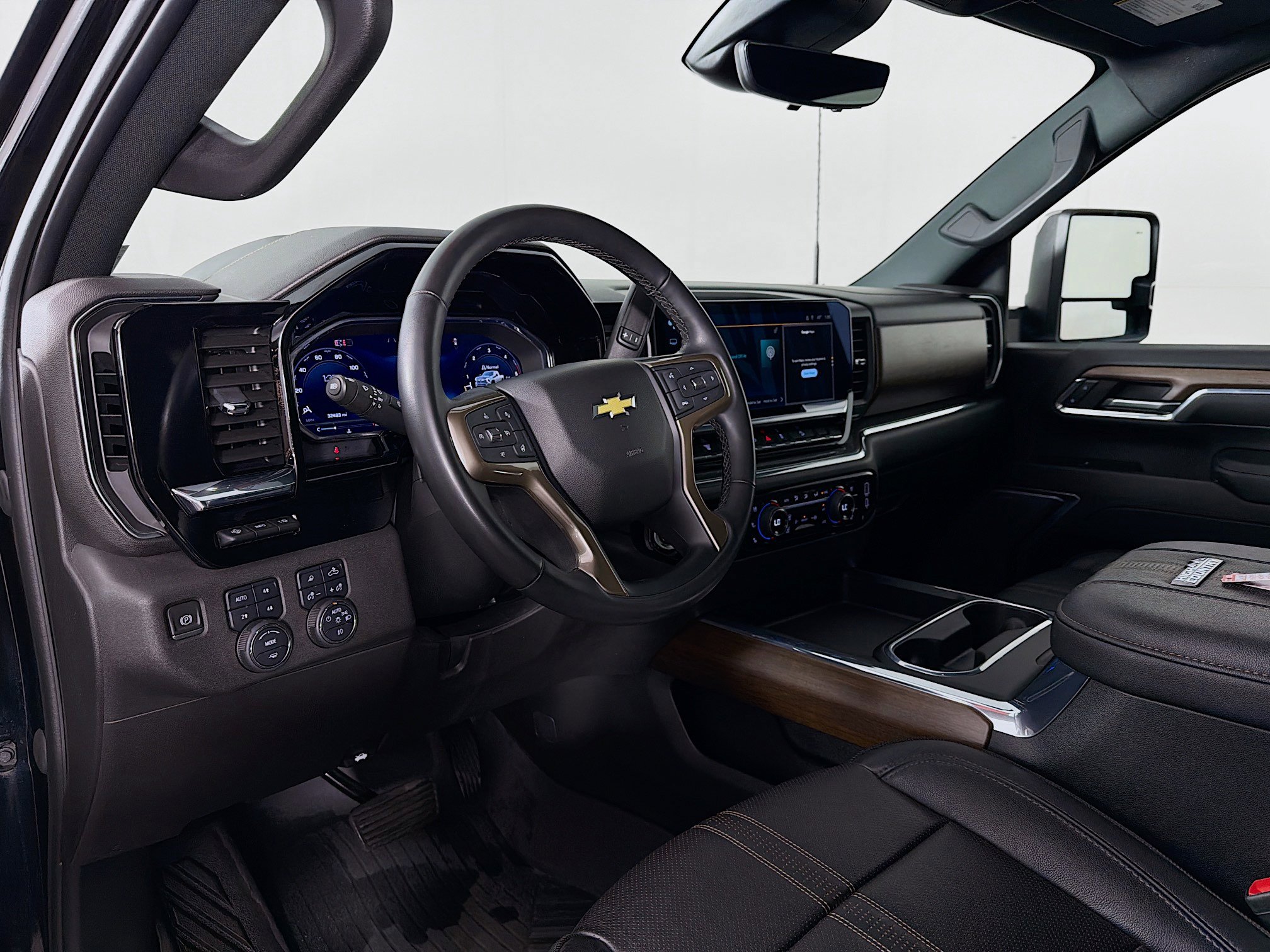 Used 2024 Chevrolet Silverado 2500 High Country w/ High Country Premium Package image 10