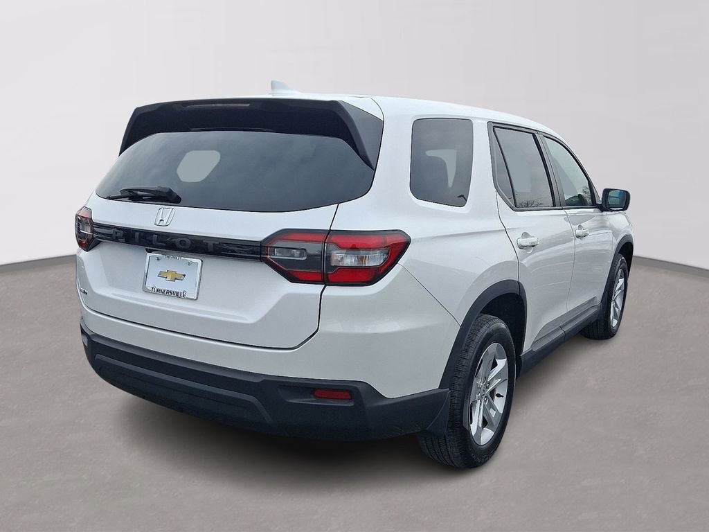 Used 2023 Honda Pilot LX image 6