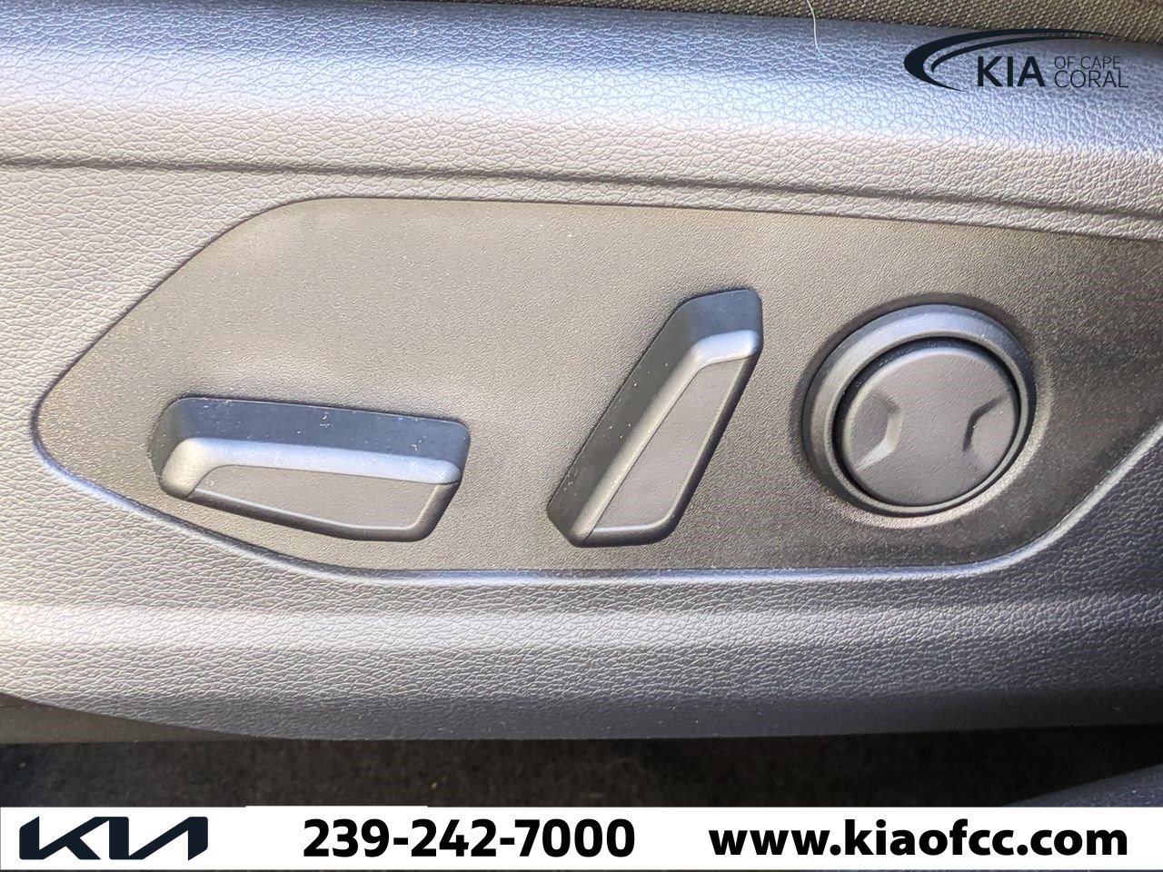 Certified 2024 Kia Sportage EX image 18