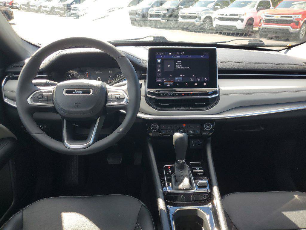 Used 2023 Jeep Compass Limited AWD/4WD image 23