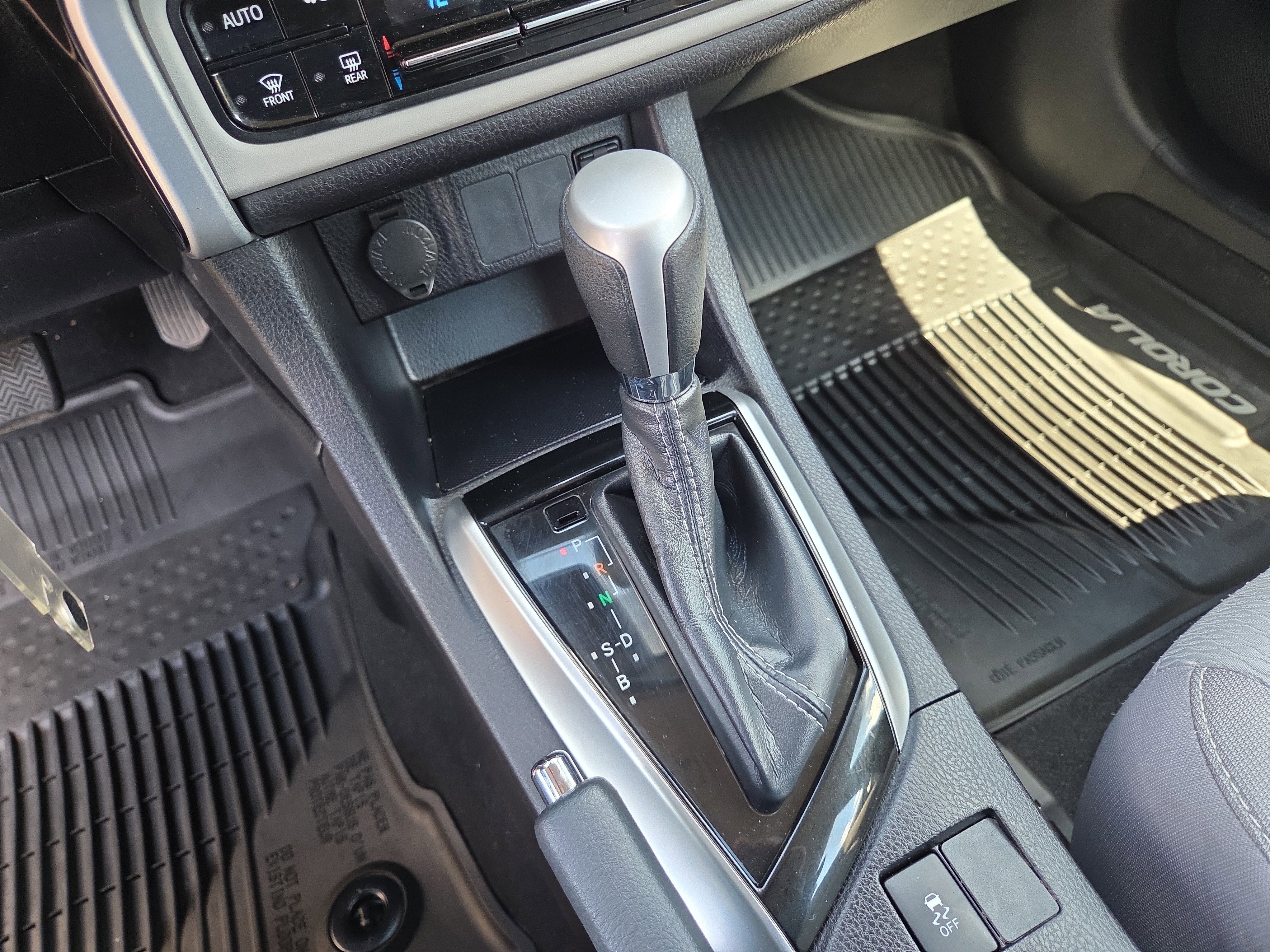Certified 2019 Toyota Corolla LE w/ Body Protection Package FWD image 23