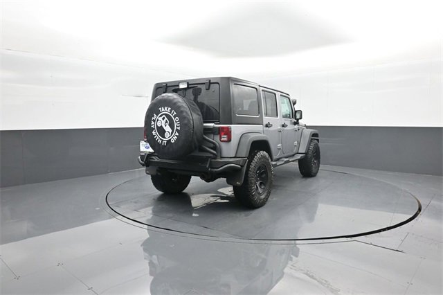 Used 2017 Jeep Wrangler Unlimited Rubicon w/ Connectivity Group image 7