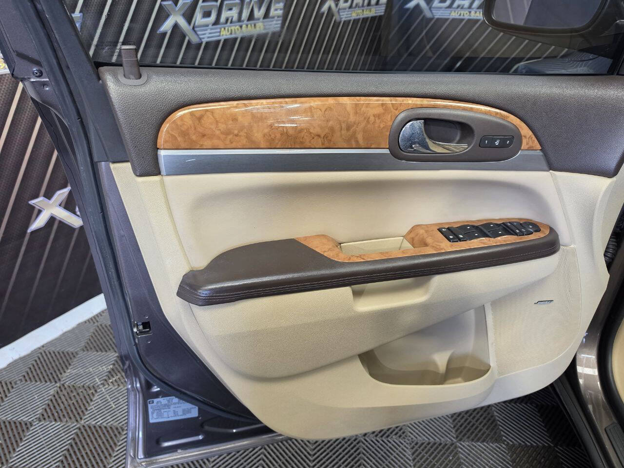 Used 2012 Buick Enclave Premium FWD image 11