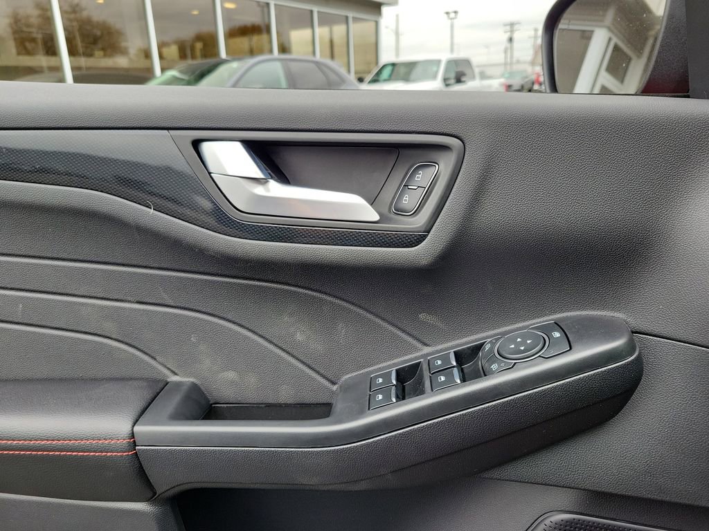 New 2026 Ford Escape ST-Line w/ Cold Weather Package image 18