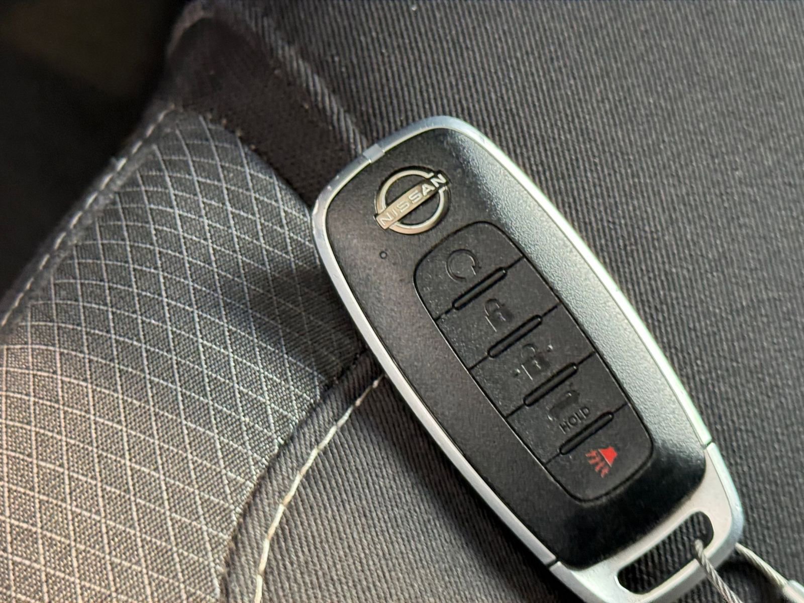 Used 2025 Nissan Pathfinder SV image 27