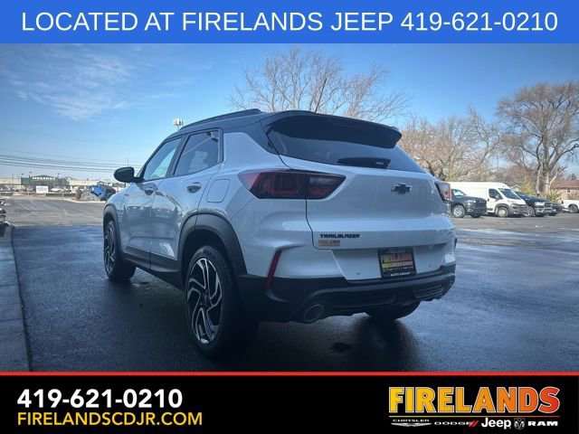 Used 2024 Chevrolet TrailBlazer RS w/ Driver Confidence Package image 8