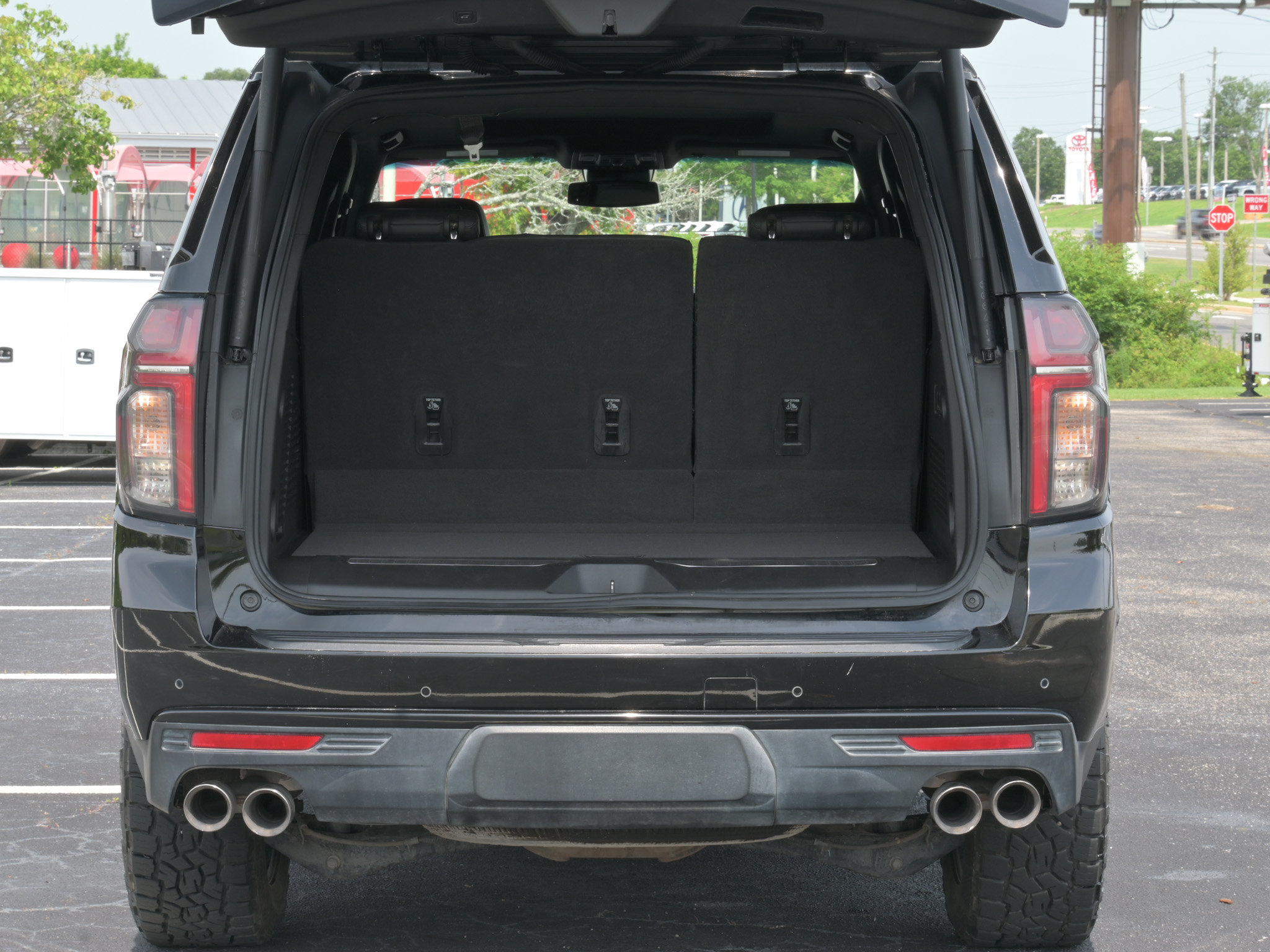 Used 2023 Chevrolet Tahoe Z71 w/ Z71 Off-Road Package AWD/4WD image 35