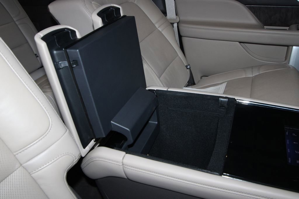 Used 2024 Lincoln Navigator L Reserve image 31