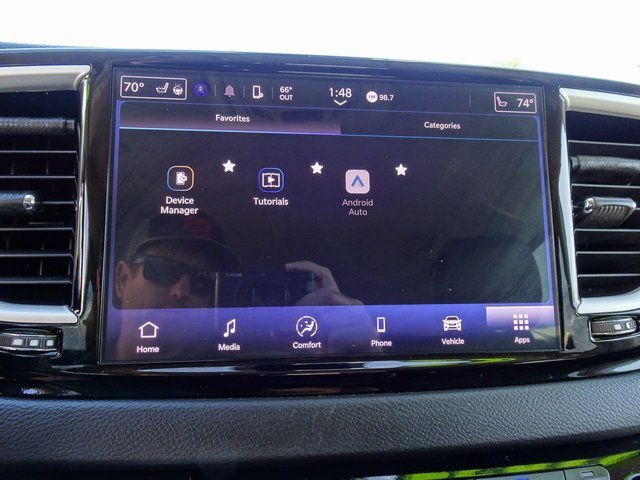 Used 2024 Chrysler Pacifica Touring-L image 22