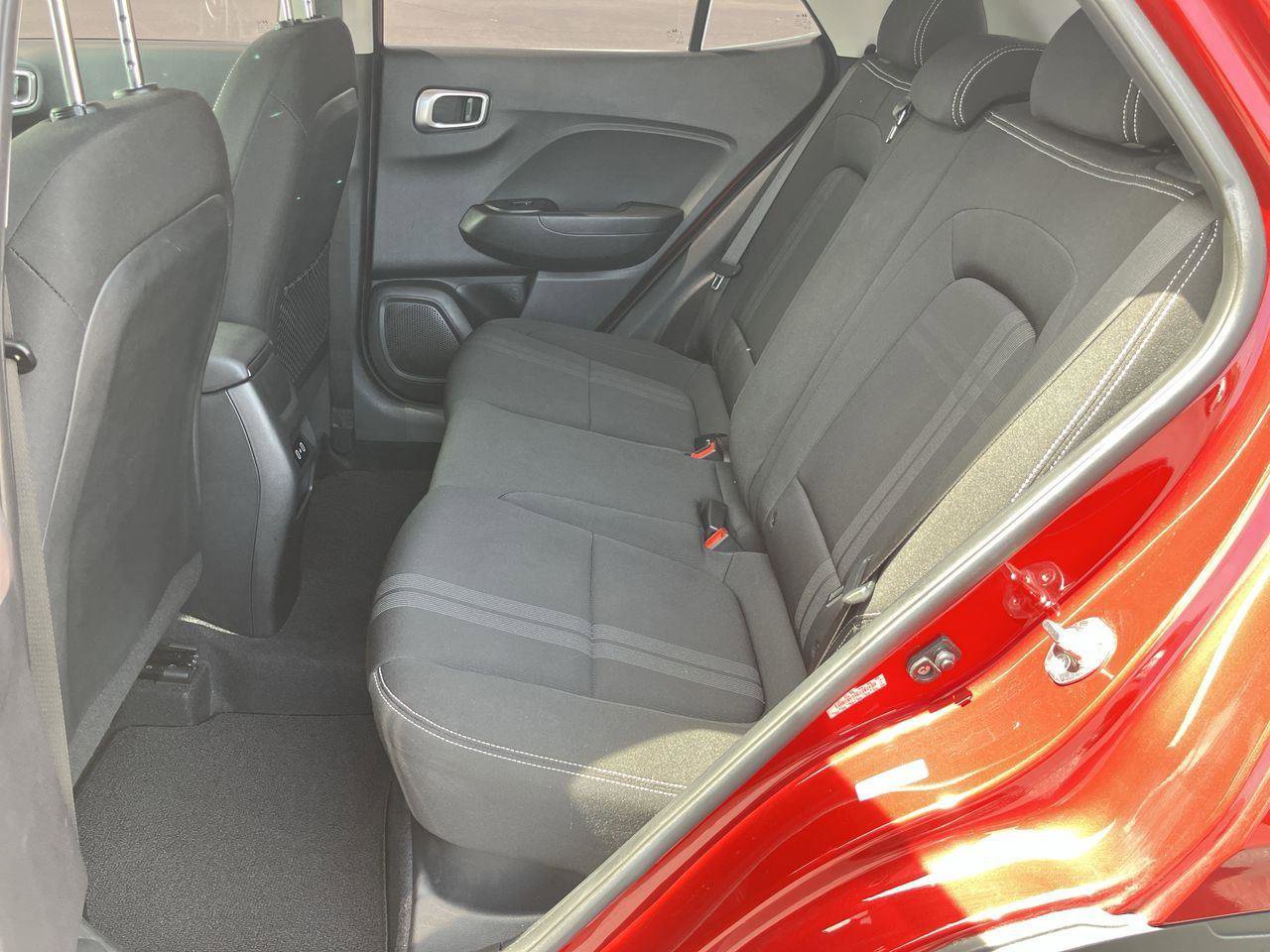 Used 2024 Hyundai Venue SEL FWD image 23