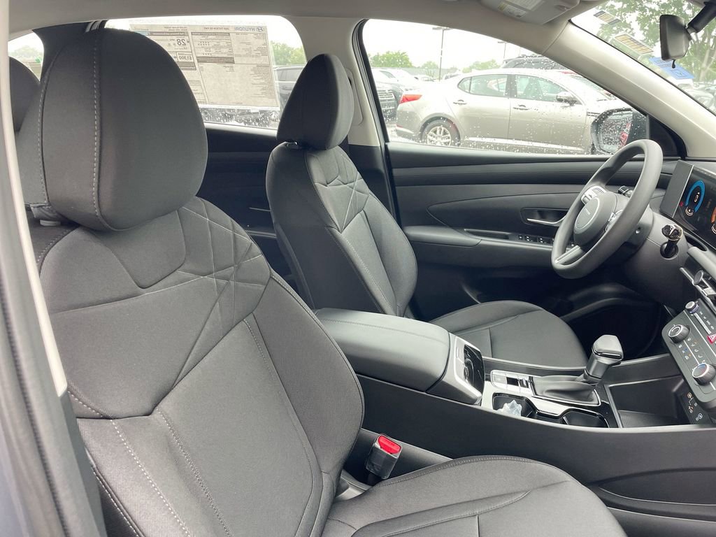 Certified 2025 Hyundai Tucson SE image 50