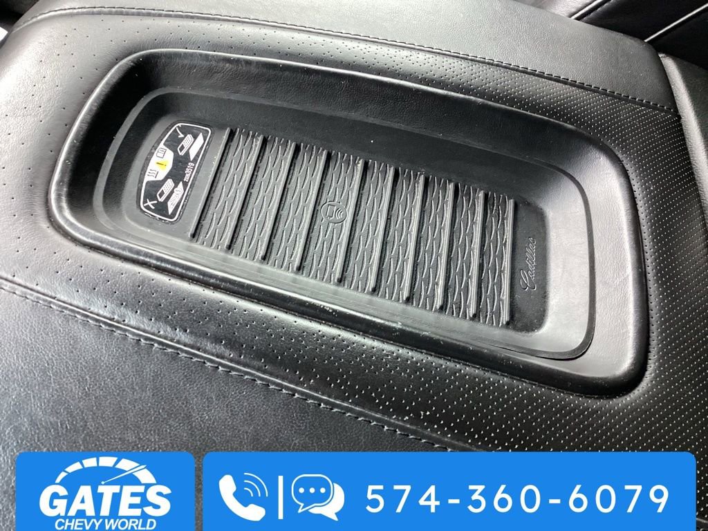 Used 2019 Cadillac Escalade ESV Platinum image 32