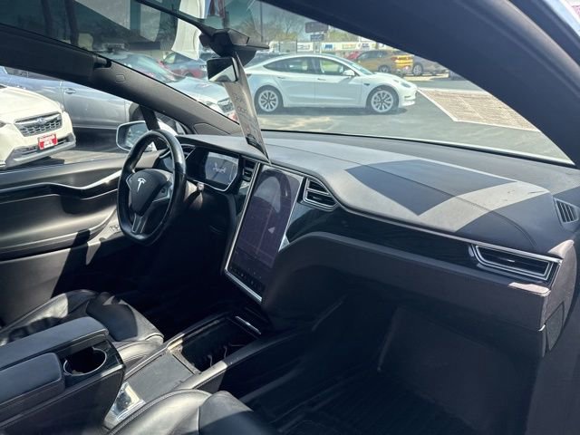 Used 2016 Tesla Model X 75D image 23