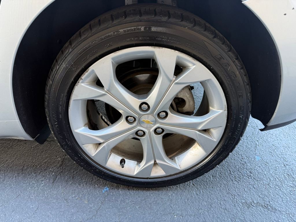 Used 2018 Chevrolet Cruze Premier FWD image 36