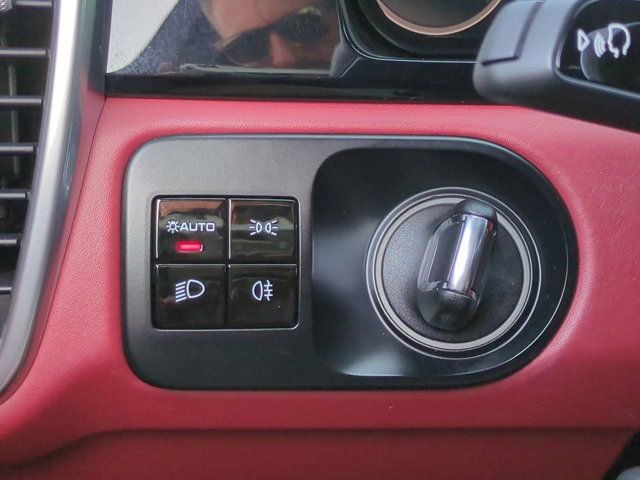 Used 2020 Porsche Cayenne S image 26