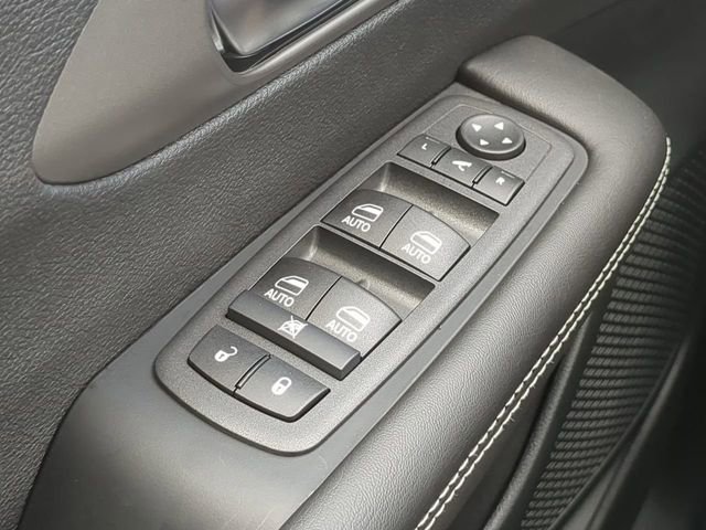 New 2027 Chrysler Pacifica Limited FWD image 32