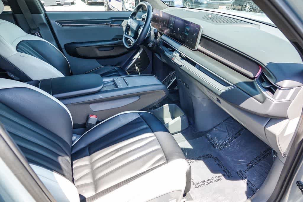 Certified 2024 Kia EV9 GT-Line AWD/4WD image 15