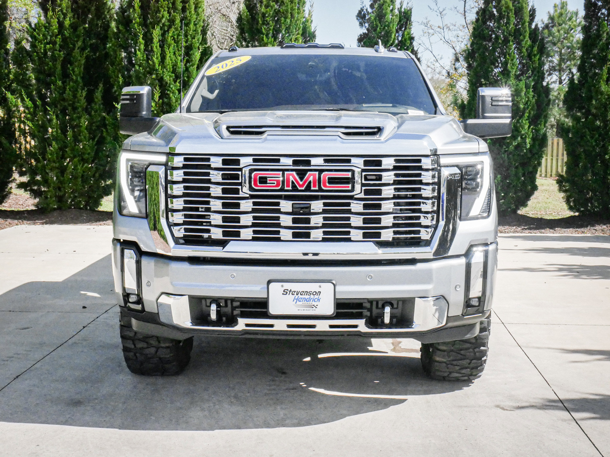 Used 2025 GMC Sierra 2500 Denali w/ Technology Package image 3
