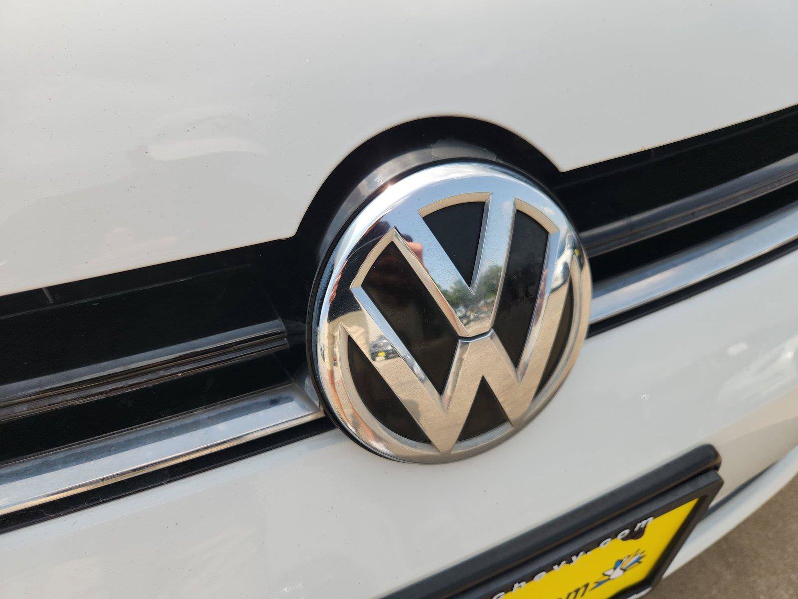 Used 2016 Volkswagen Golf S FWD image 29