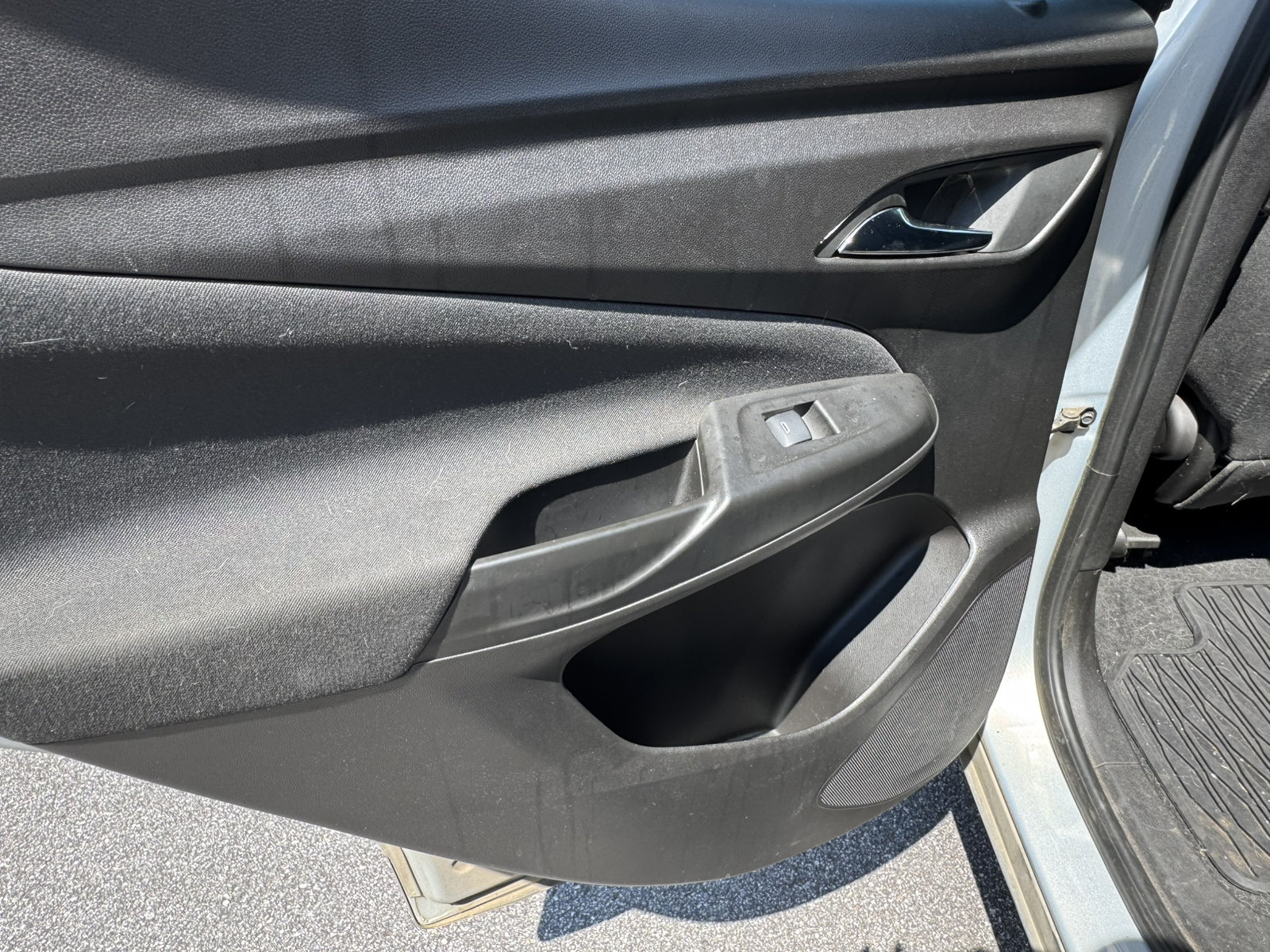 Used 2023 Chevrolet Bolt EUV LT FWD image 21