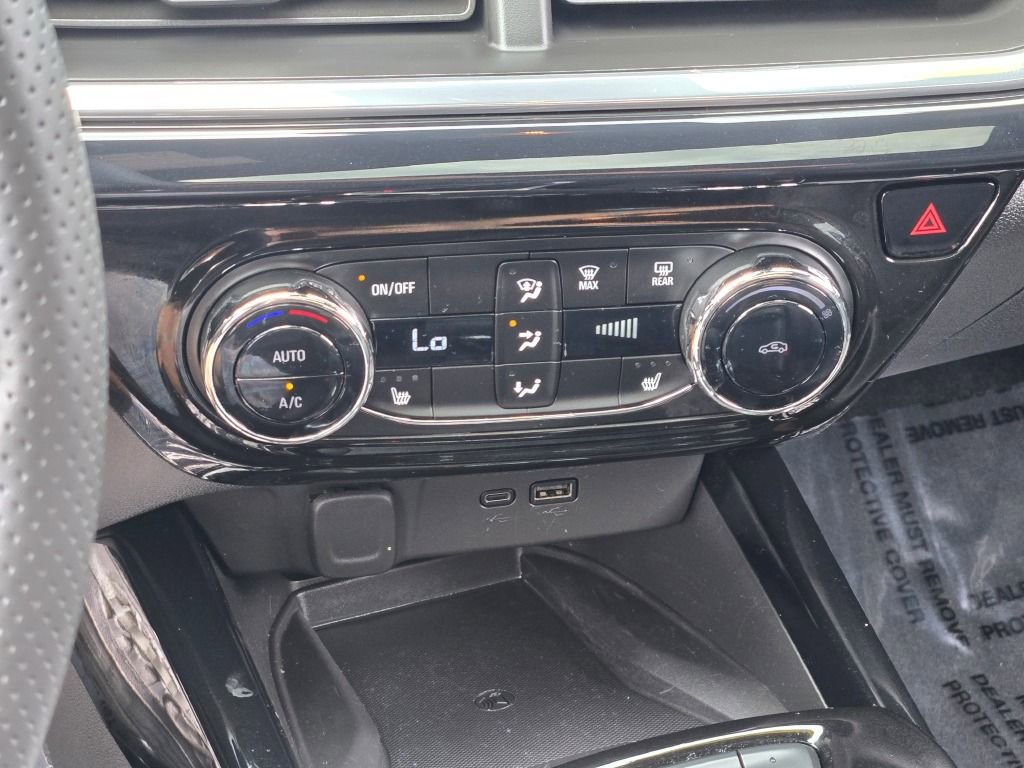 Used 2024 Chevrolet Trax RS w/ Sunroof Package image 27