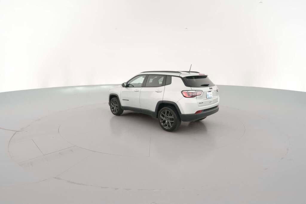 New 2026 Jeep Compass Latitude image 8