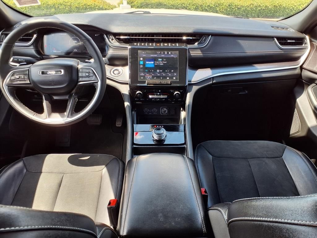 Used 2023 Jeep Grand Cherokee Altitude AWD/4WD image 9