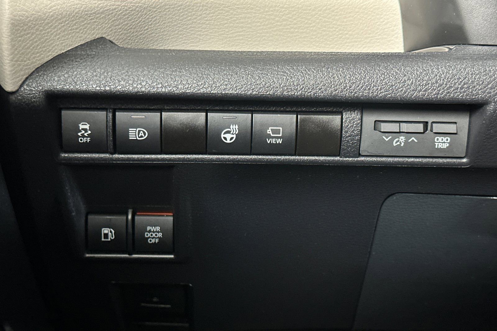 Certified 2024 Toyota Sienna Platinum image 33