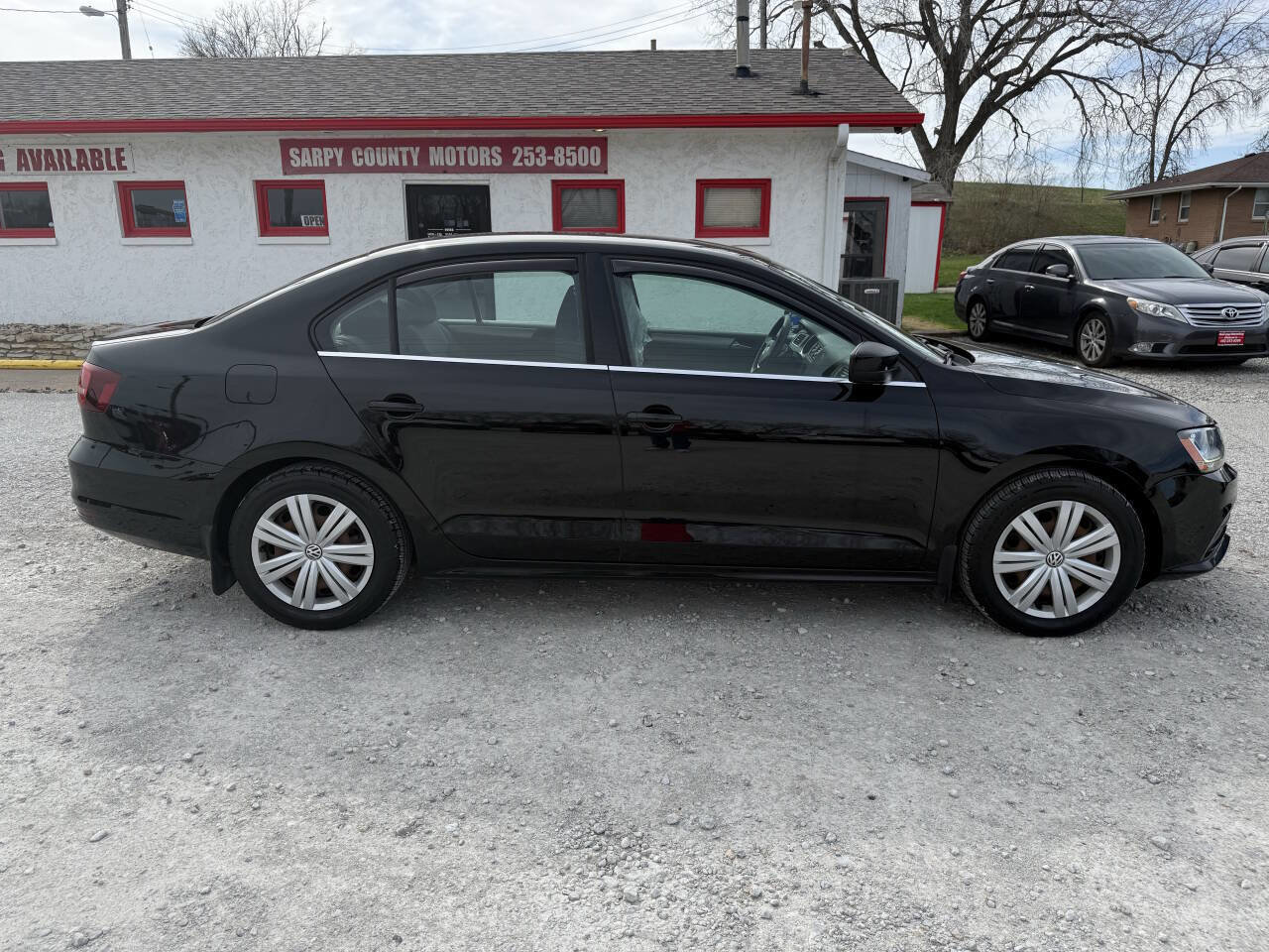 Used 2017 Volkswagen Jetta S image 2