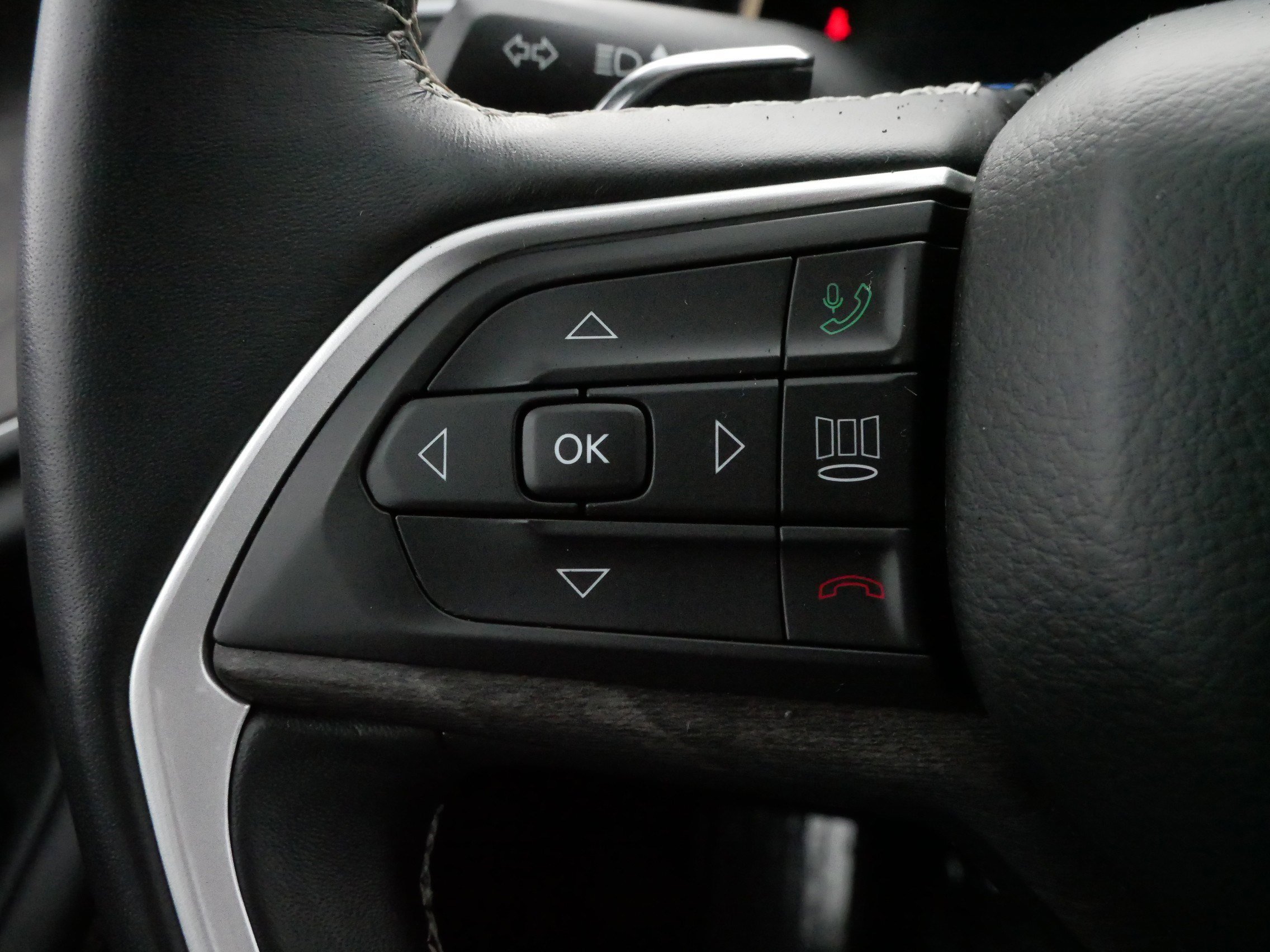 Used 2021 Jeep Grand Cherokee L Limited image 27