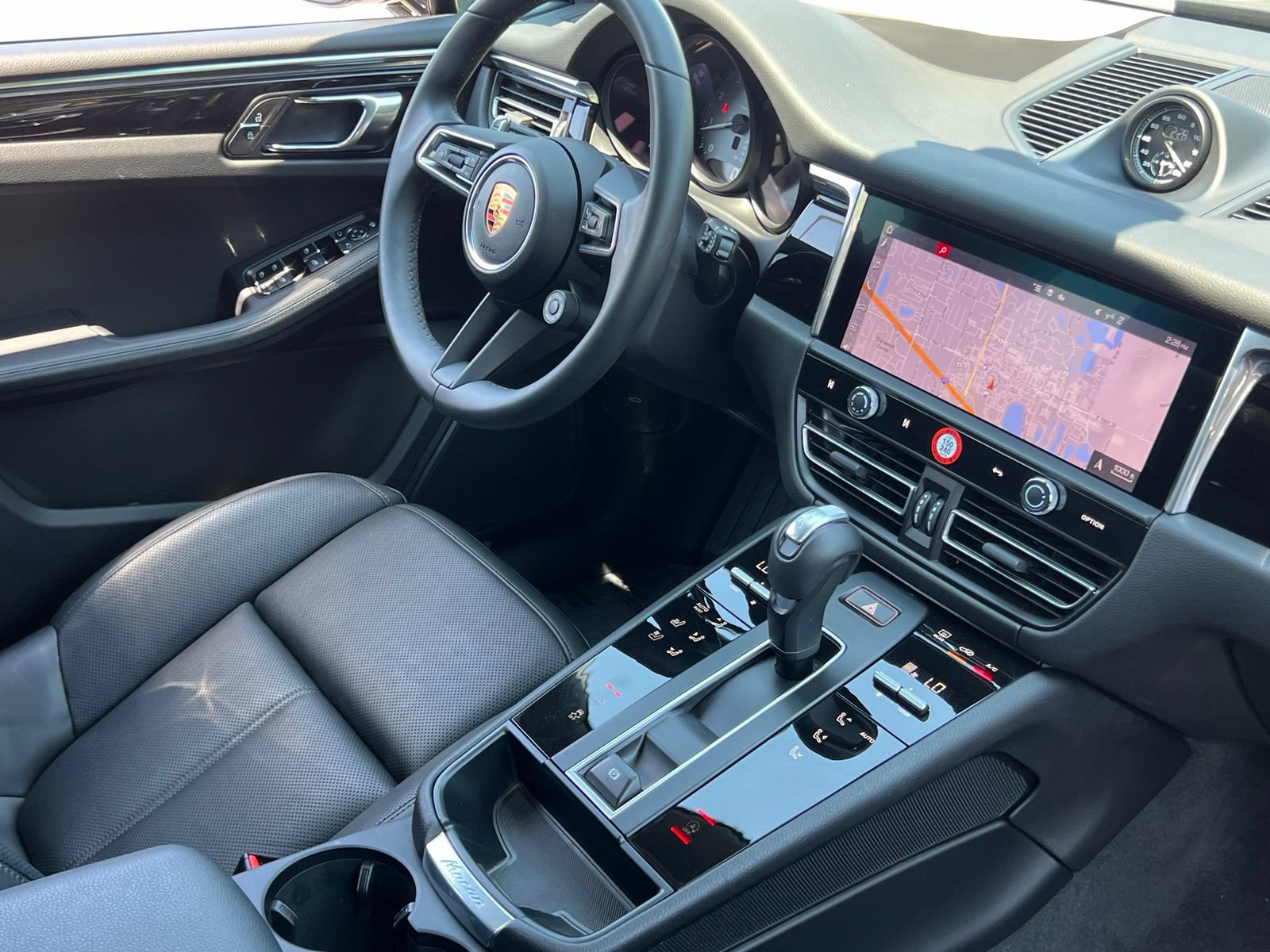 Certified 2025 Porsche Macan S AWD/4WD image 14