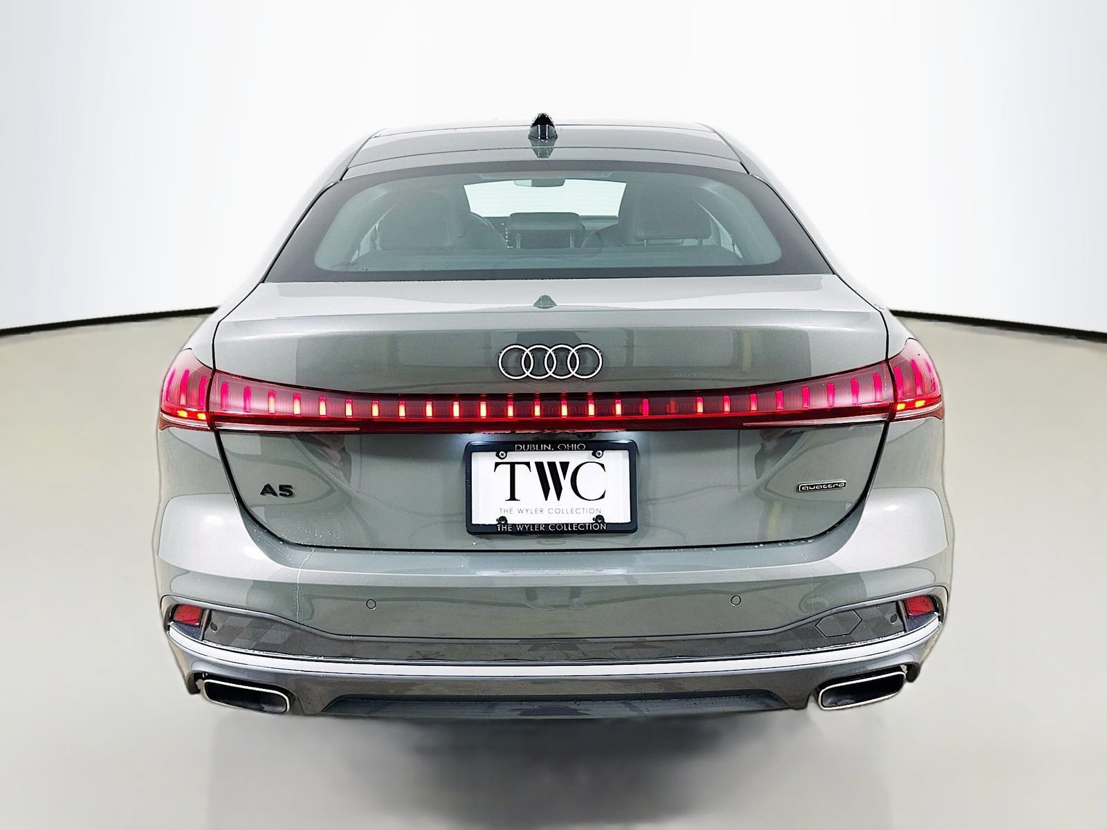 Used 2025 Audi A5 2.0T Premium Plus w/ Premium Plus AWD/4WD image 6