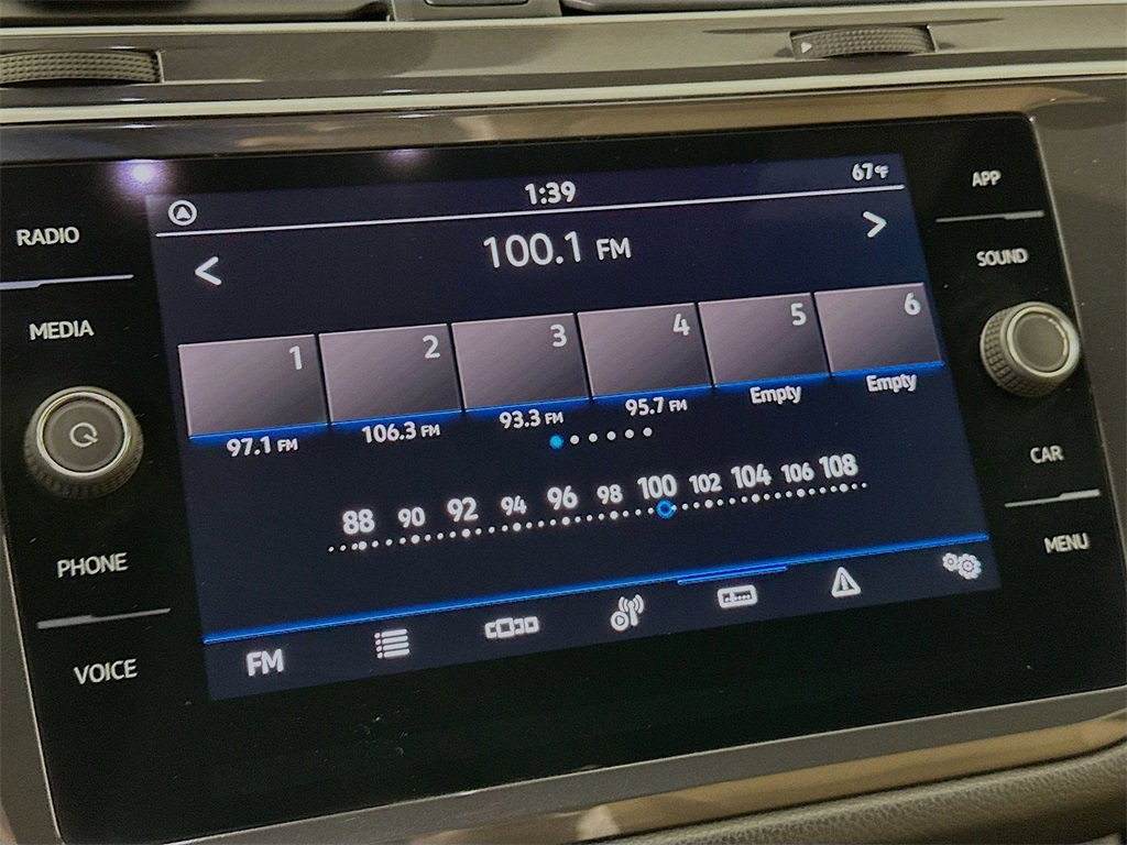 Used 2023 Volkswagen Tiguan SE image 14