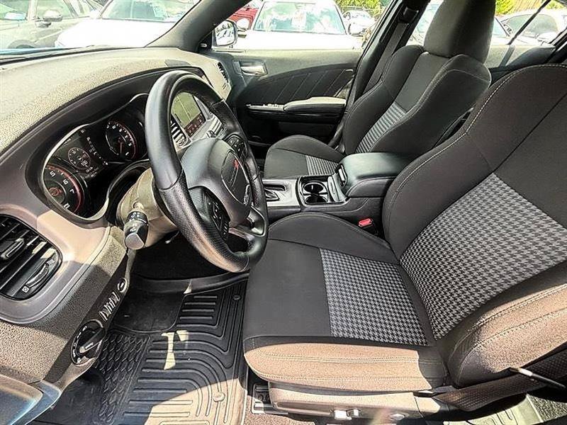 Used 2023 Dodge Charger R/T w/ Blacktop Package RWD image 29