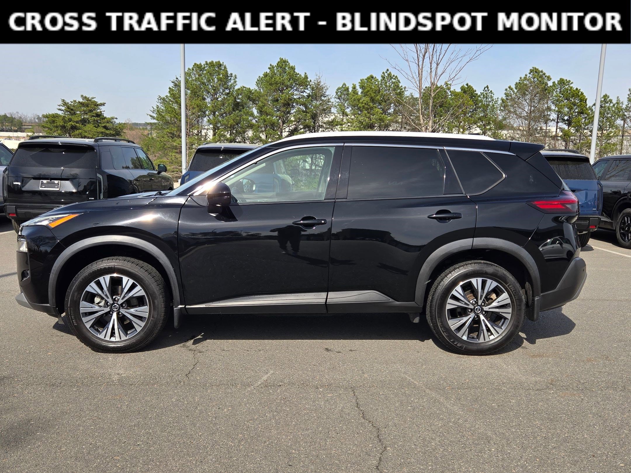 Used 2021 Nissan Rogue SV w/ Premium Package image 4