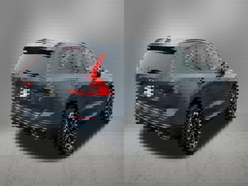Used 2026 Volvo XC60 B5 Plus w/ Protection Package Premier image 6