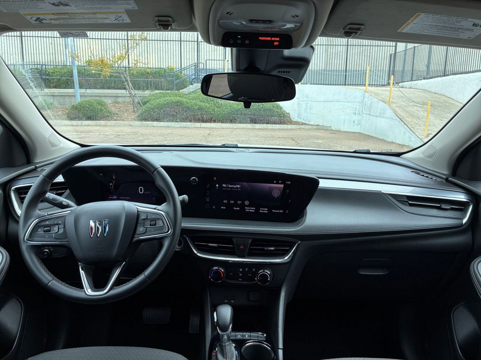 Used 2025 Buick Encore GX Preferred image 32