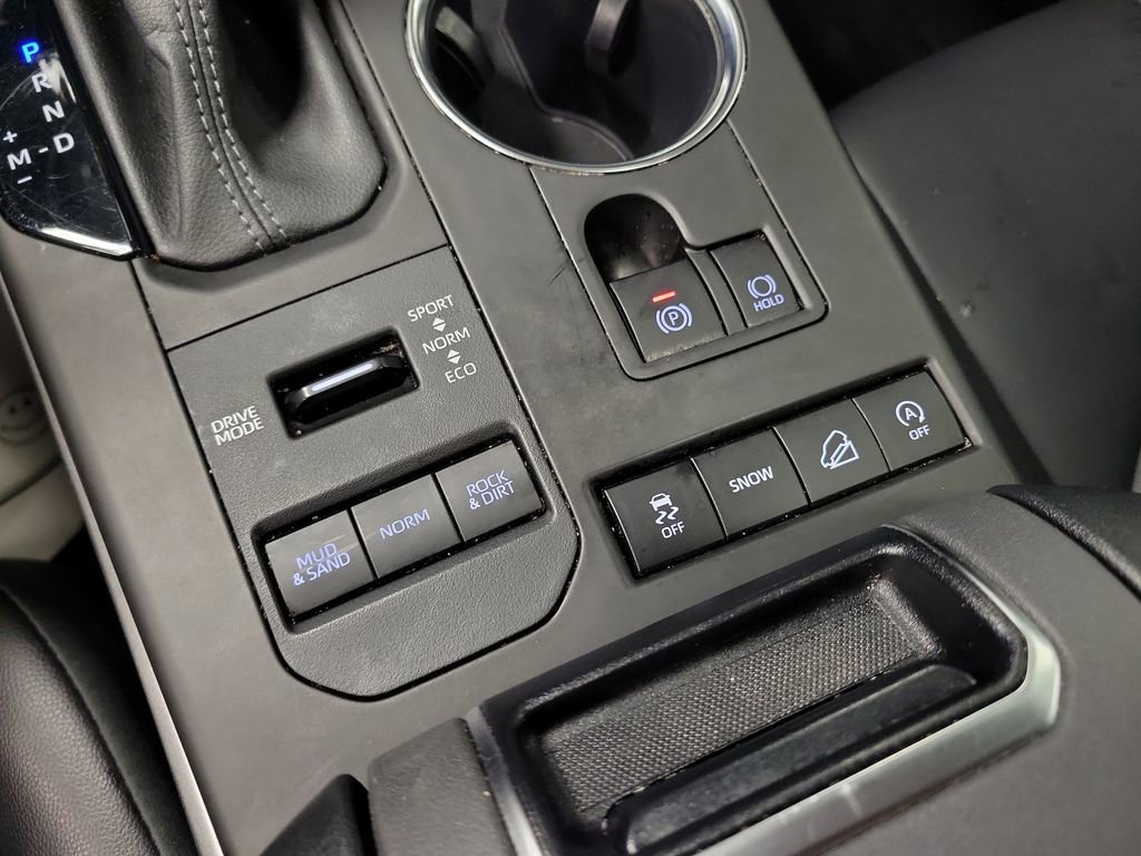 Used 2022 Toyota Highlander XLE image 15