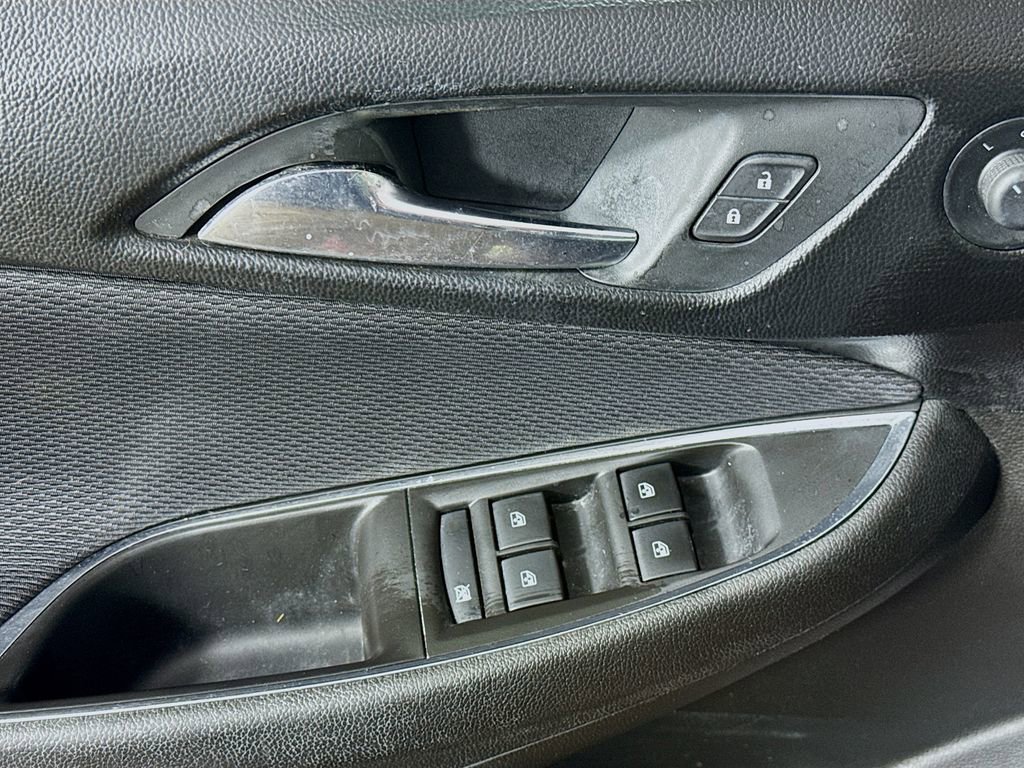 Used 2018 Chevrolet Cruze LT image 20