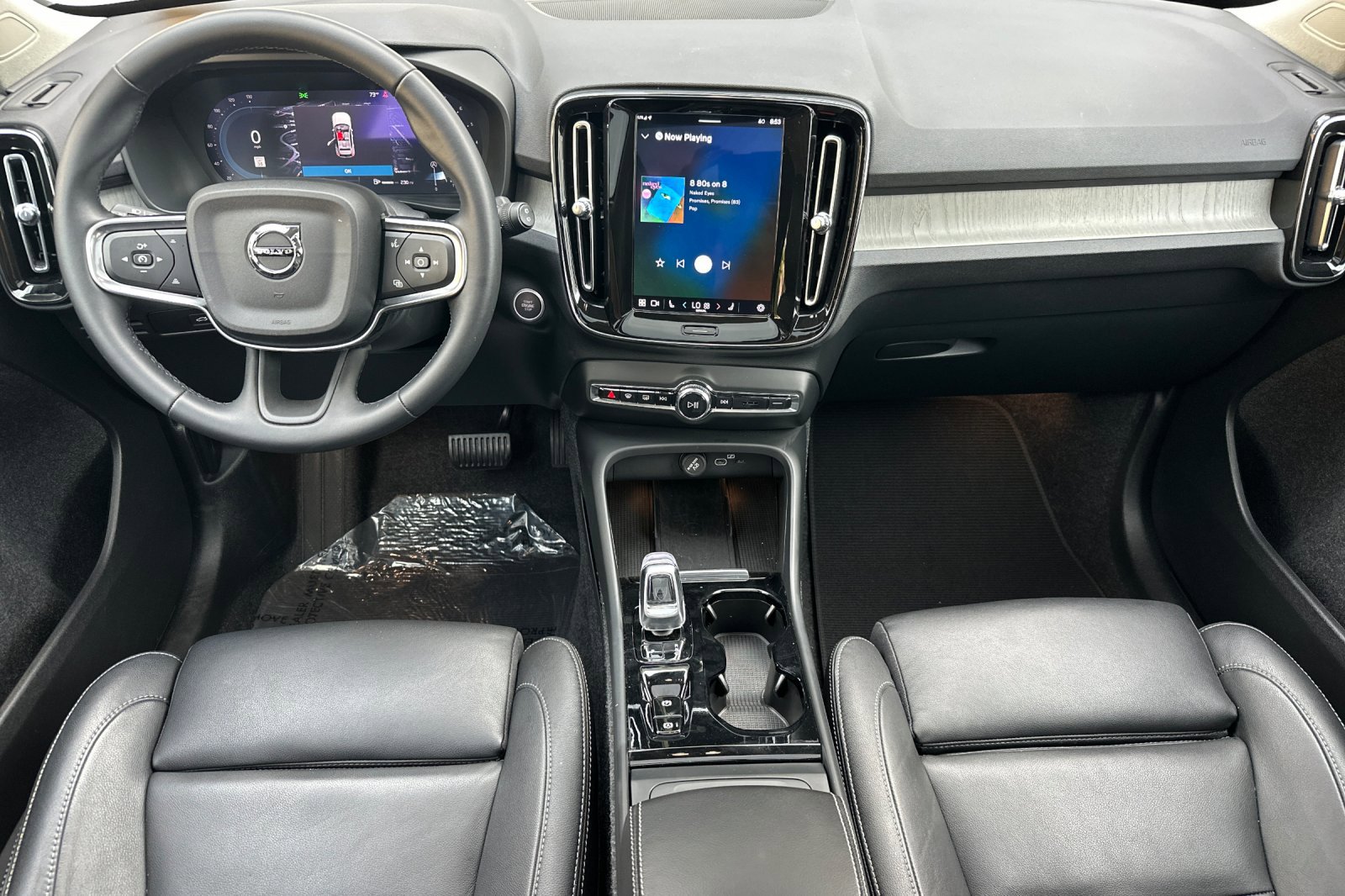 Certified 2025 Volvo XC40 B5 Plus image 16