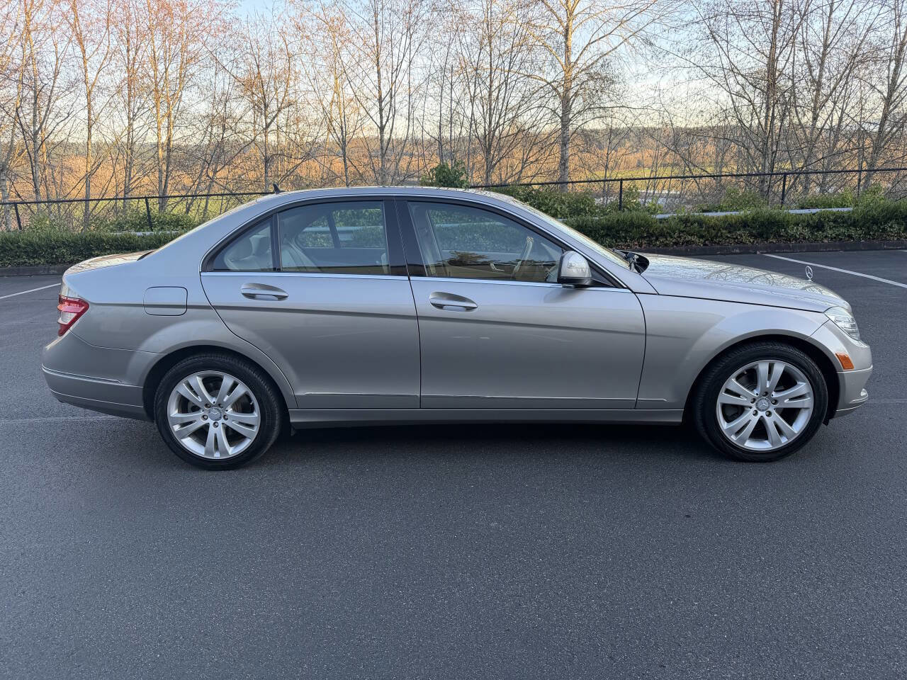 Used 2008 Mercedes-Benz C 300 Luxury image 4