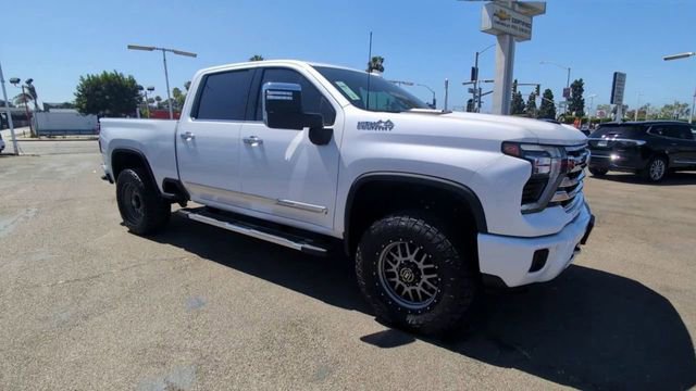 Used 2024 Chevrolet Silverado 2500 High Country w/ Z71 Off-Road Package image 2