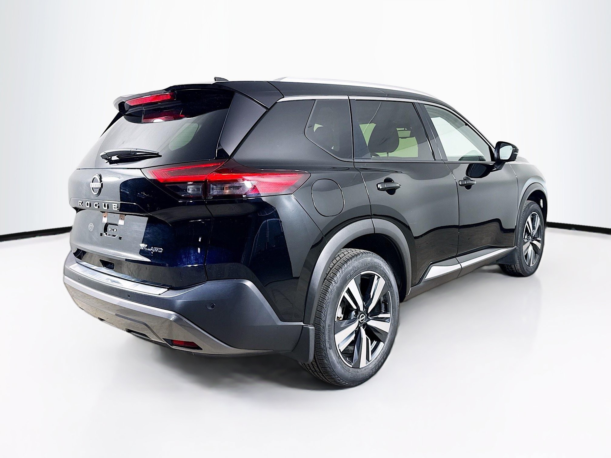 Used 2023 Nissan Rogue SL AWD/4WD image 32