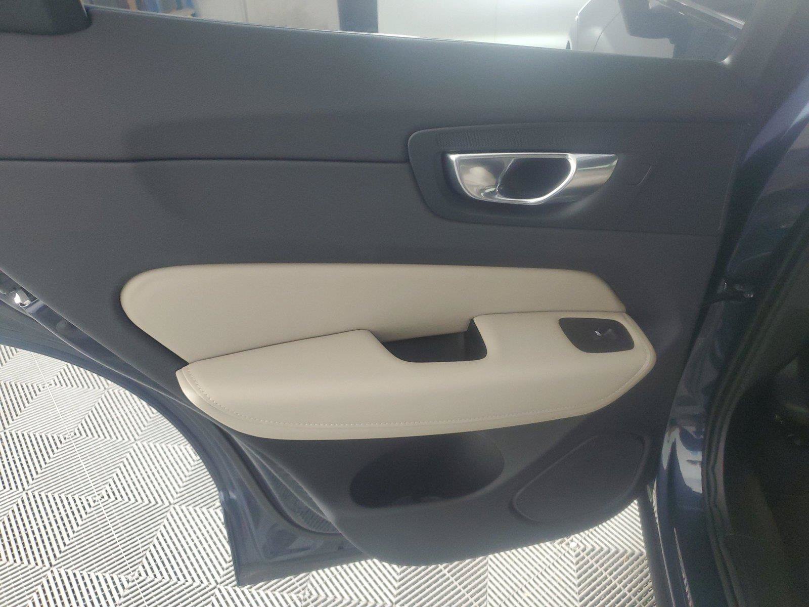 Used 2026 Volvo XC60 B5 Plus w/ Protection Package Premier AWD/4WD image 17